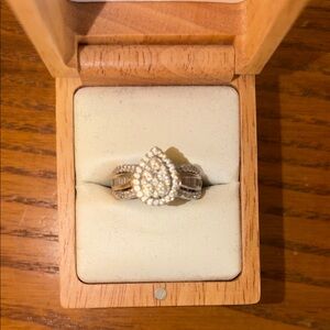 Elegant Silver Teardrop Ring